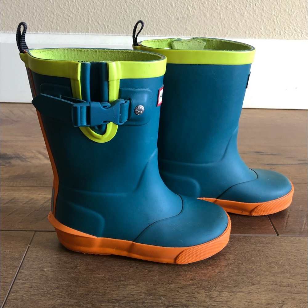 HUNTER rainboot toddler size 7🎈